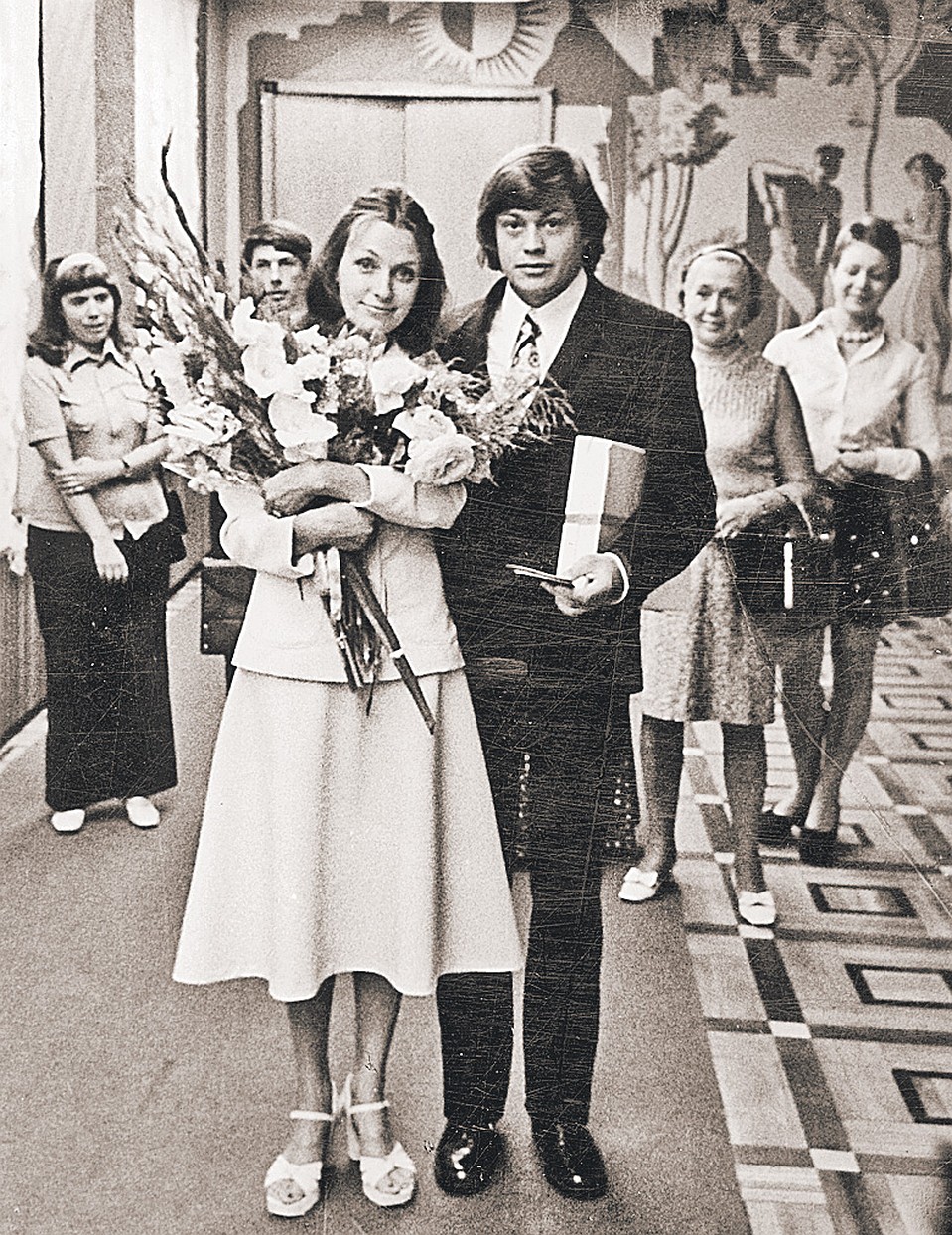 1975 год. Гагаринский ЗАГС Москвы. Людмила Поргина и Николай Караченцов стали мужем и женой. Фото: Семейный архив Андрея Караченцова