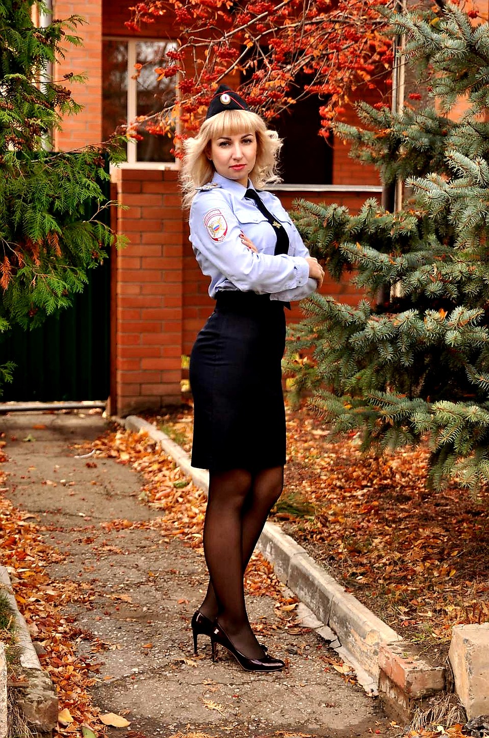 Елена Сорокина считает, что женщина в погонах все равно остается женщиной, достойной восхищения и уважения.