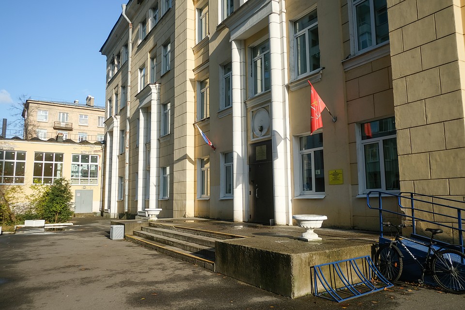 Оба ребенка, по данным "КП-Санкт-Петербург", учатся в коррекционной школе. Преподаватели и директор комментировать случившееся отказались. Фото: Артем КИЛЬКИН