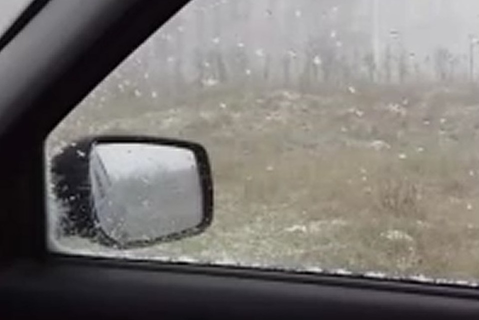 Пока в Липецке снегопад, в других районах области - град Фото: принтскрин видео.