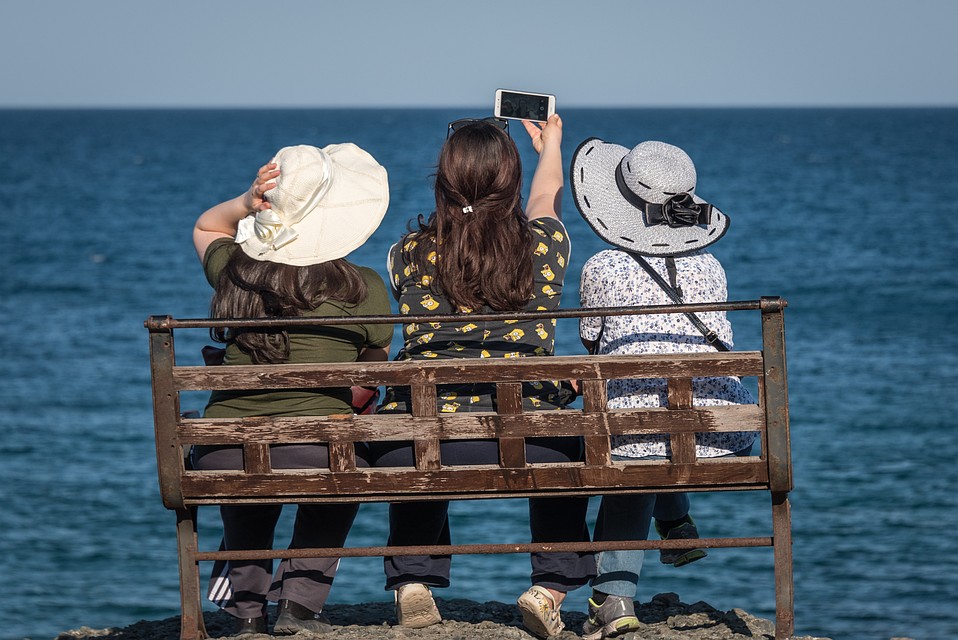 Плавать в январе в Анталии еще холодно, но солнце и море в наличии. Фото: GLOBAL LOOK PRESS