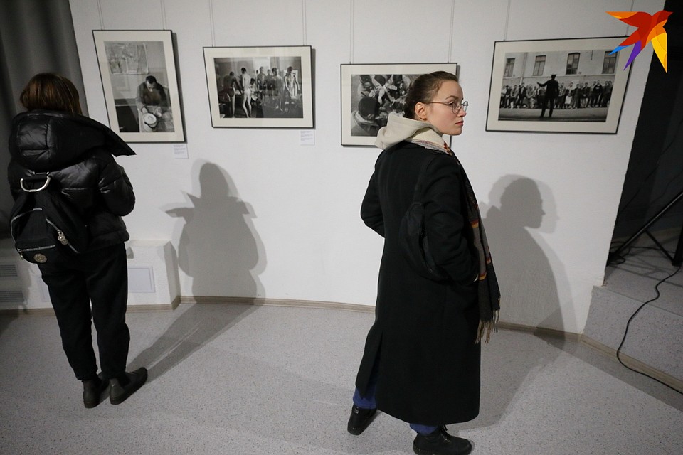 В основе выставки - снимки из фотокниги ZMENA Фото: Святослав ЗОРКИЙ