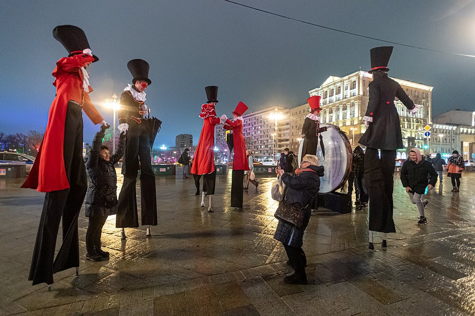 Фото с Пушкиным на память. Фото: Михаил ФРОЛОВ