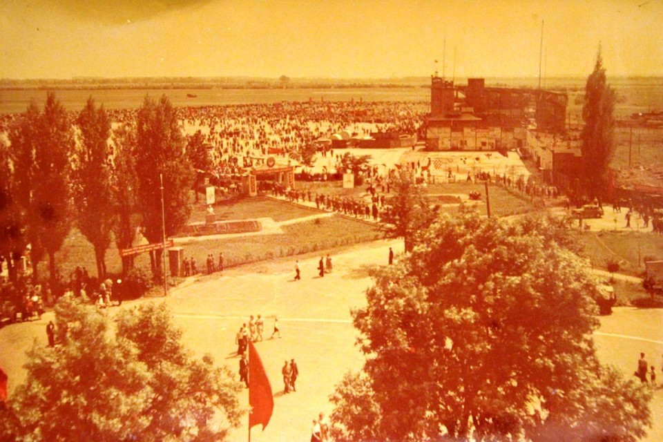 День авиации на Девау.