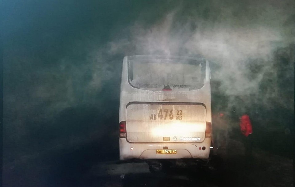 Возгорание автобуса на Алтае Фото: пресс-службы ГУ МВД по Алтайскому краю