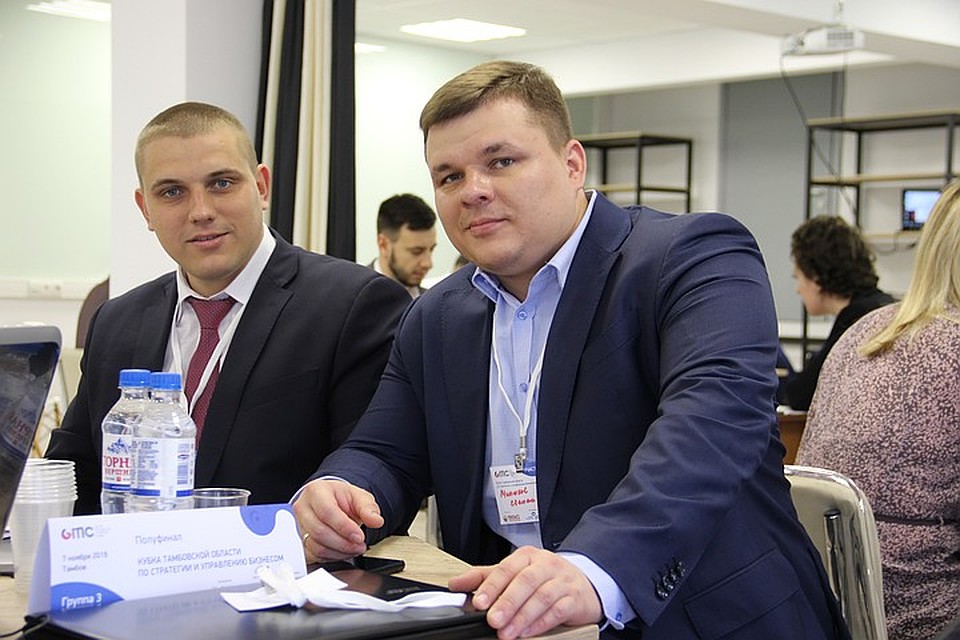 Предприниматели Никита и Степан Милюковы. Тамбовчанин Никита Милюков вскоре планирует открыть производство текстильной ленты. Автор фото: ТАТЬЯНА ЧЕРНЫШОВА.