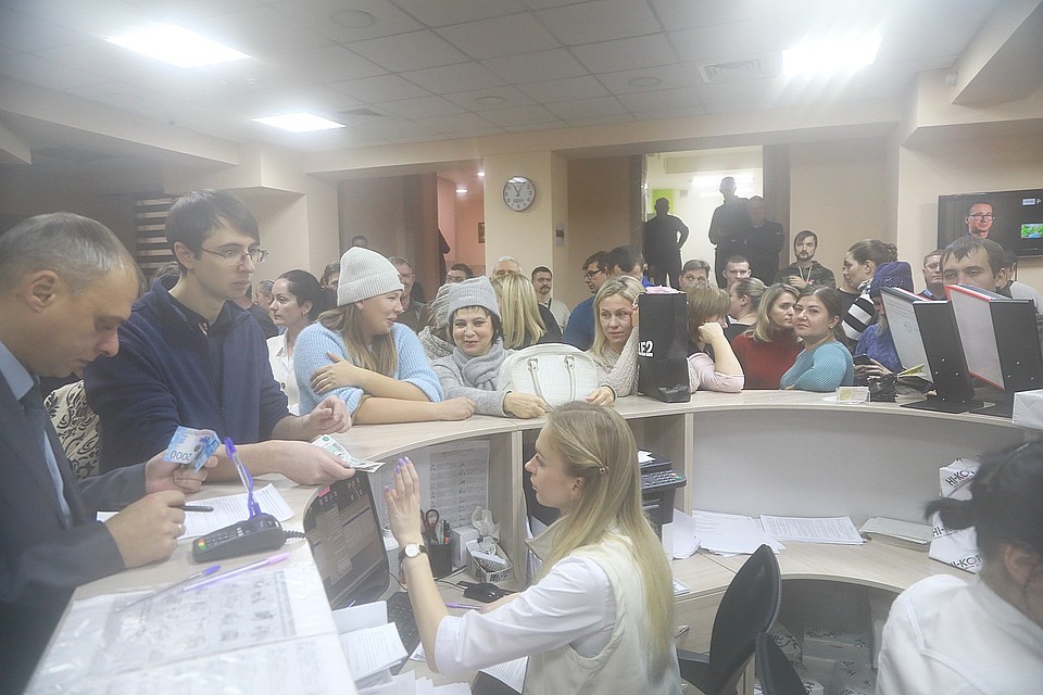 Такое впечатление, что люди раньше не знали, а с утра спохватились Фото: Мария ЛЕНЦ