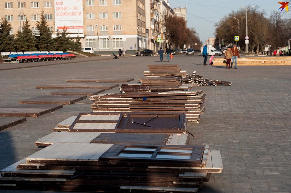 Пока что площадь Ленина похожа на строительную площадку, но в скором времени она преобразится Фото: Вячеслав КОВАЛЕНКО