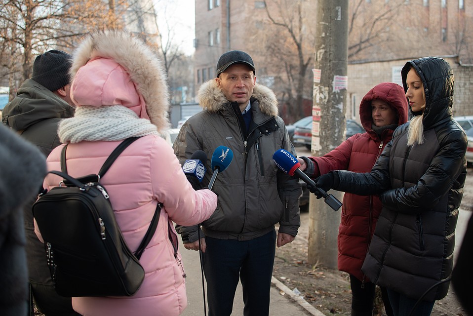 Заместитель генерального директора УК «Жилуниверсал» Андрей Борисов: "Серьезные финансовые проблемы имеют менее 10% должников. С ними, при наличии подтверждающих документов, мы заключаем соглашение о рассрочке". Фото: Ксения ТИМОФЕЕВА