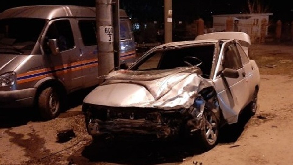 Полицейские пока не знают, почему водитель "Калины" выехал на встречную полосу Фото: ГУ МВД России по Самарской области