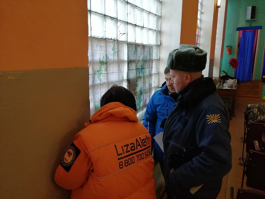 Фото отряда "Лиза Алерт" в Саратовской области