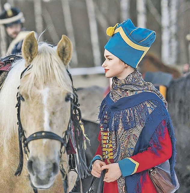 Настя тоже участвовала в костюмированных реконструкциях. Фото: СОЦСЕТИ