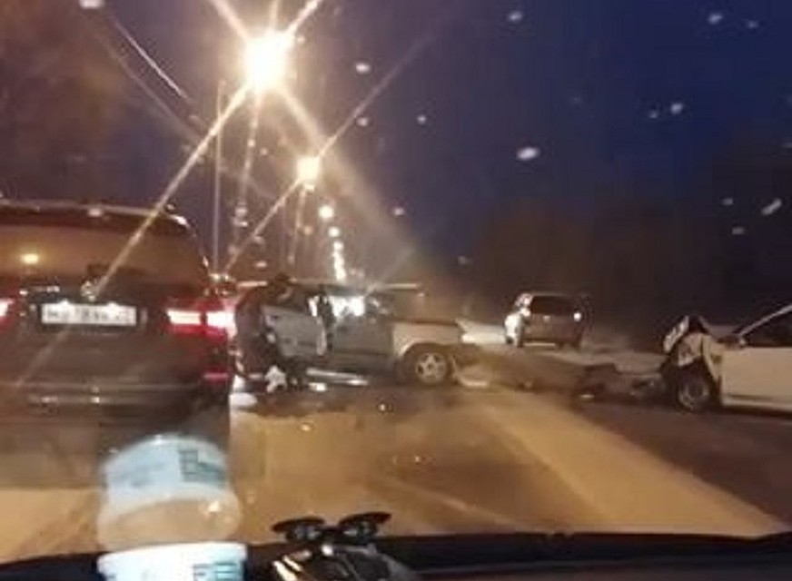 Закон парных случаев: два лобовых столкновения закончились смертью для троих пассажиров в Хабаровском крае Фото: cоцсети