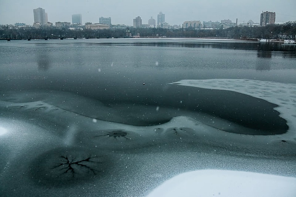 Ледяной праздник от первого городского пруда. Фото: Александр Коваленко
