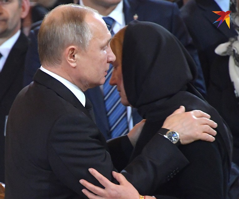Владимир Путин и вдова Юрия Лужкова Елена Батурина. Фото: Владимир ВЕЛЕНГУРИН