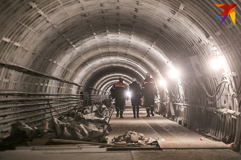 Переход с «Вокзальной» на первую - Московскую - линию. Фото: Павел МАРТИНЧИК