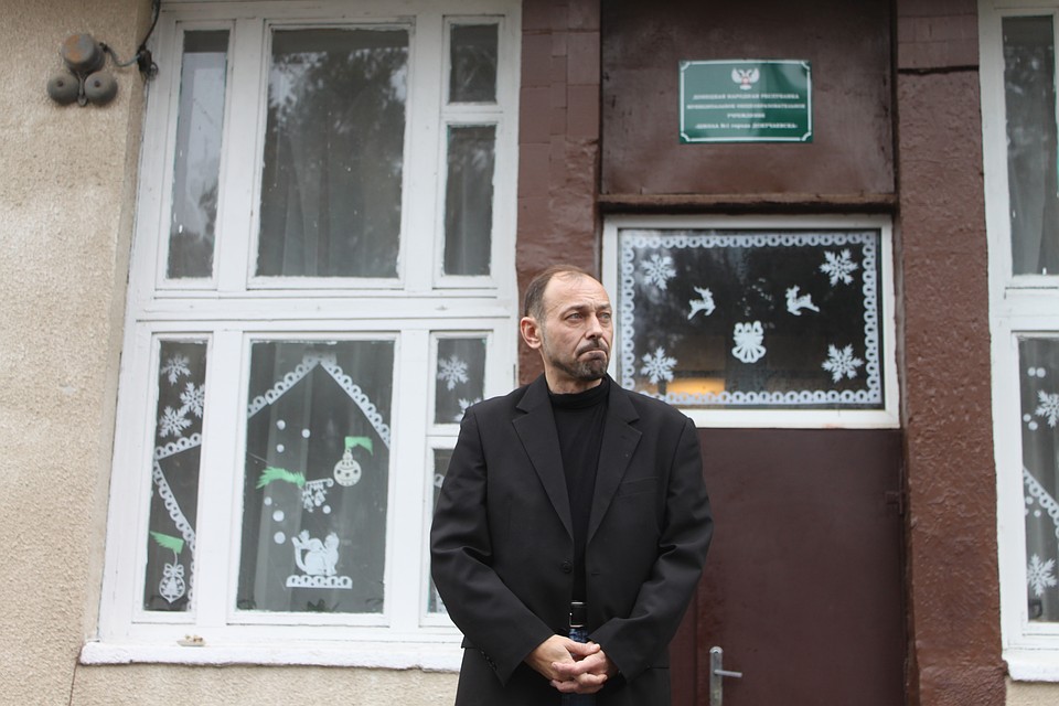 директор школы № 1 Вадим Шулак сказал, что абсурдно слушать каждый день звуки войны Фото: Никита МАКАРЕНКОВ, Павел ХАНАРИН