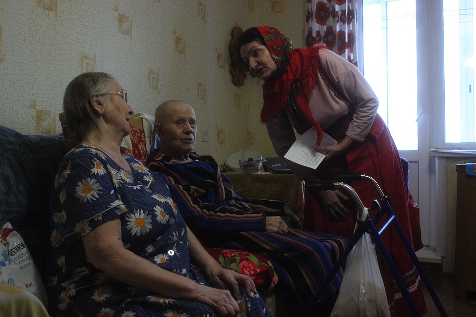 Одинокие долгожители всегда рады гостям Фото: Анастасия МАШКАЛЕВА