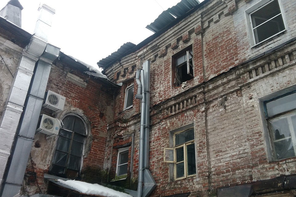 Жильцам известно минимум о трех других адресах их дома Фото: Елена КАРАЛ