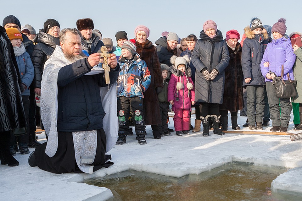 Грехи не вода смывает, а наше покаяние: Хабаровский край отметил Крещение Фото: Сергей ПЛОТНИКОВ