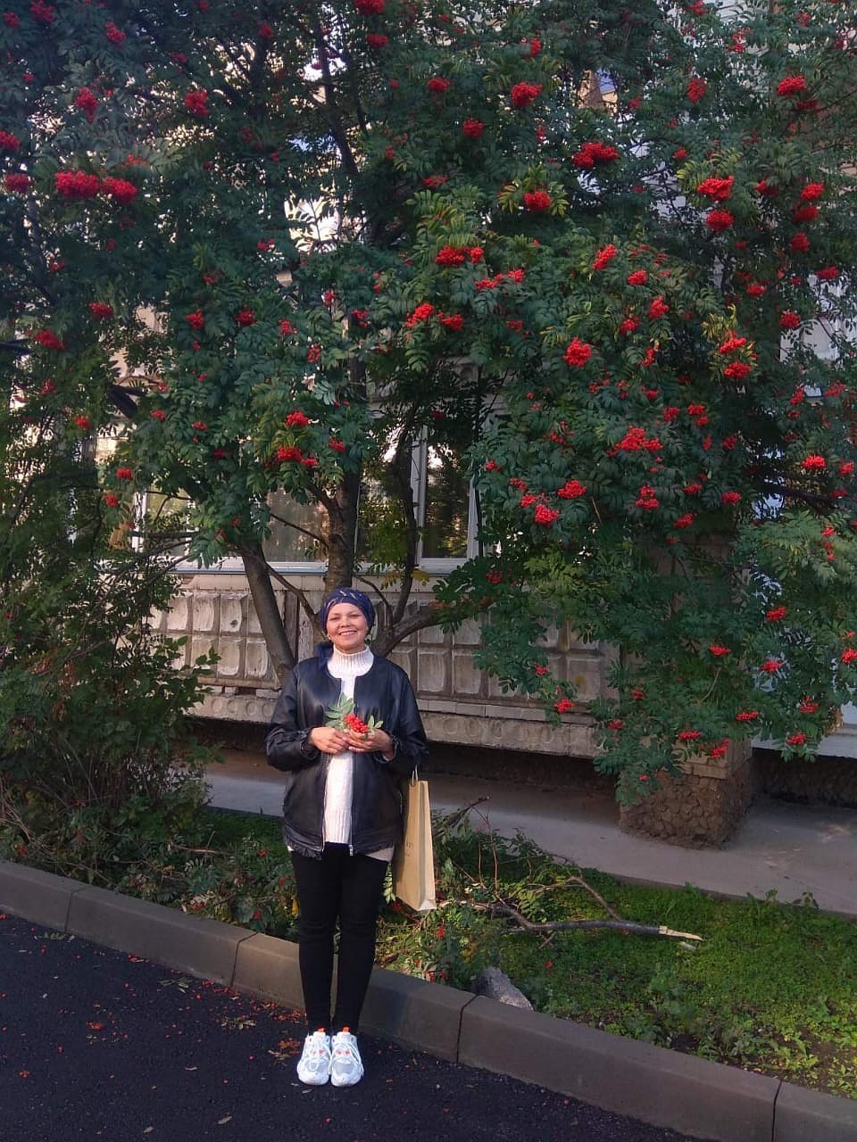 До декабря 2019 года Лариса могла гулять и работать. Фото: личный архив.