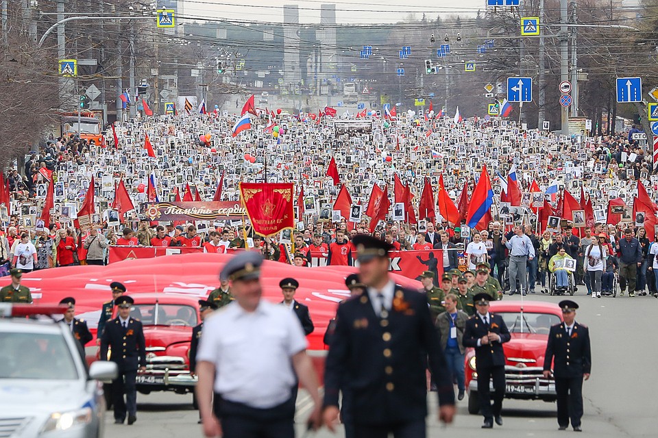 Бессмертный полк соберет под знамена не менее 150 тысяч южноуральцев. Фото: Валерий ЗВОНАРЕВ