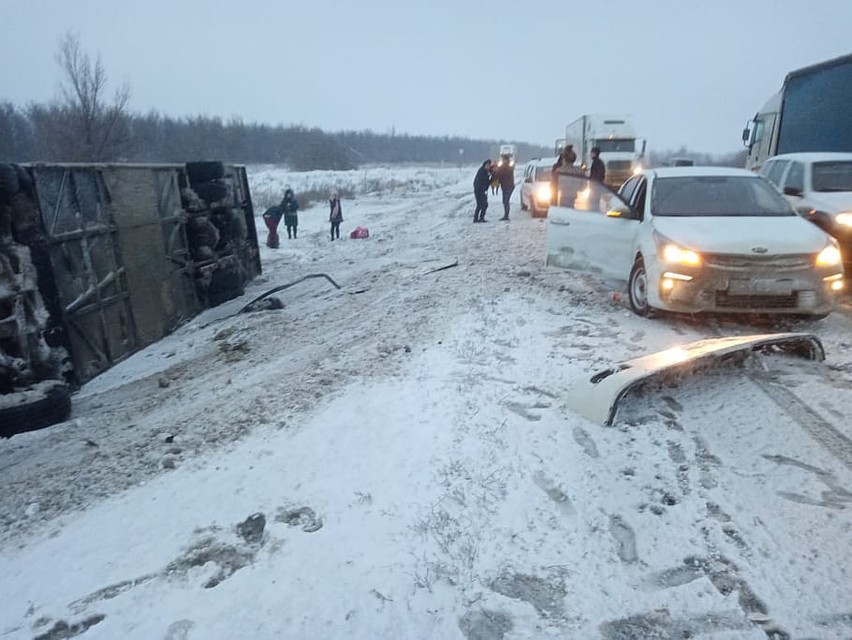 Говорят, водитель не справился с управлением. Фото: ГУ МВД по Волгоградской области