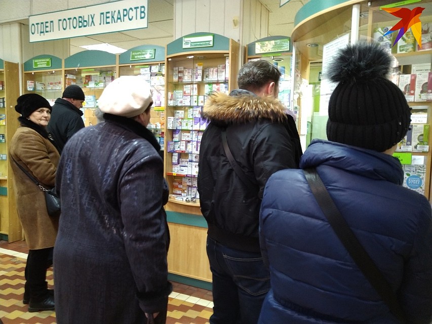 Орловцы активно закупаются противовирусными и одноразовыми повязками Фото: Вячеслав КОВАЛЕНКО
