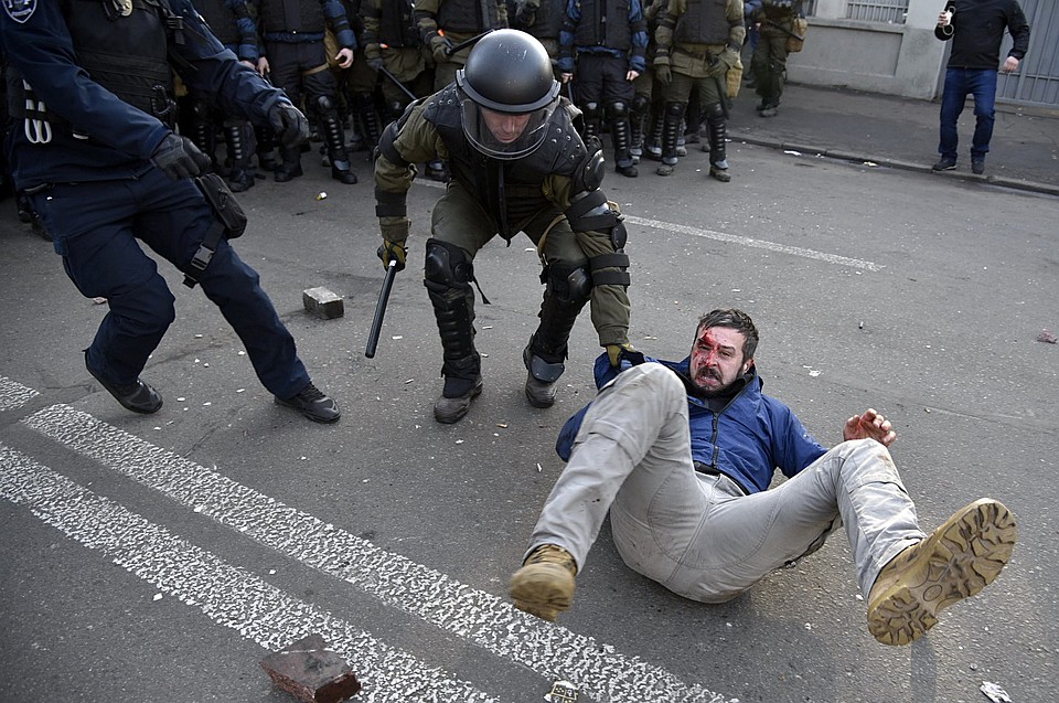 Столкновения противников нового земельного закона с полицией, Киев, декабрь 2019 года. Фото: GLOBAL LOOK PRESS