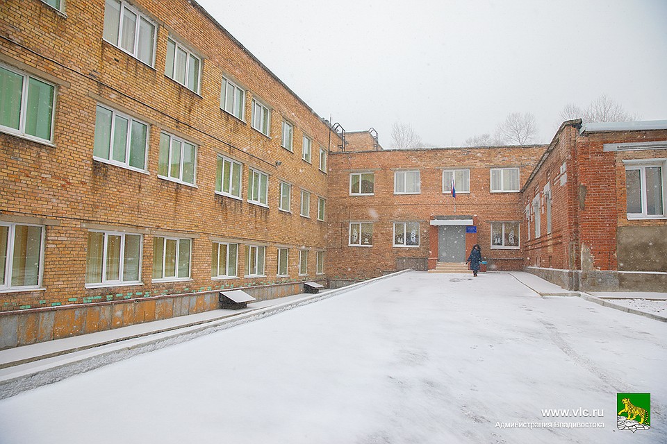 Первого сентября ученики сядут за новые парты школы на улице Снеговой. Фото: Анастасия КОТЛЯРОВА