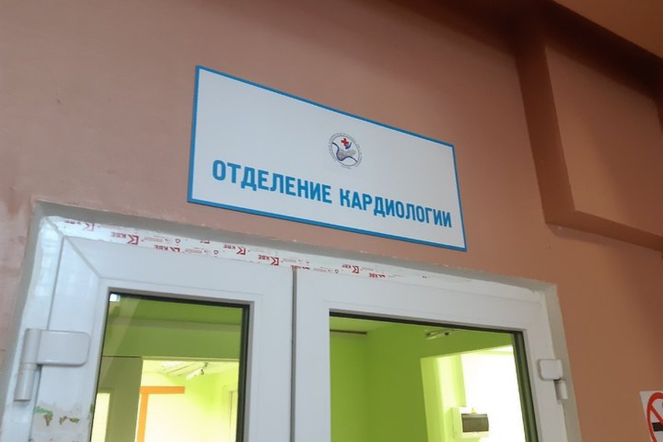 Медбрат Сергей К. работает в ПИТе отделения кардиологии. Фото: Алена ОВЧИННИКОВА