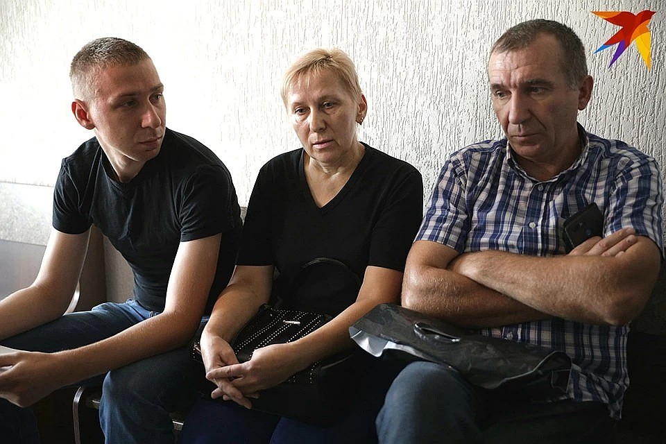 В суде родные убитой учительницы хотели понять мотивы подростка, но ответов для себя так и не нашли Фото: Павел МАРТИНЧИК