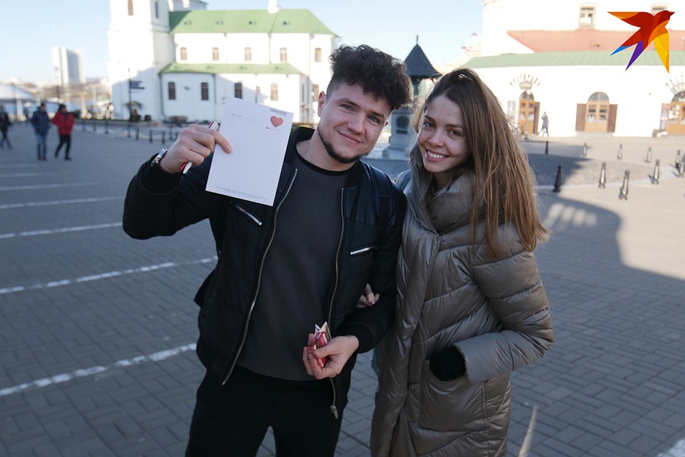 Молодые люди обещали, что этой ночью будет жарко! Фото: Микита НЕДАВЕРКОВ