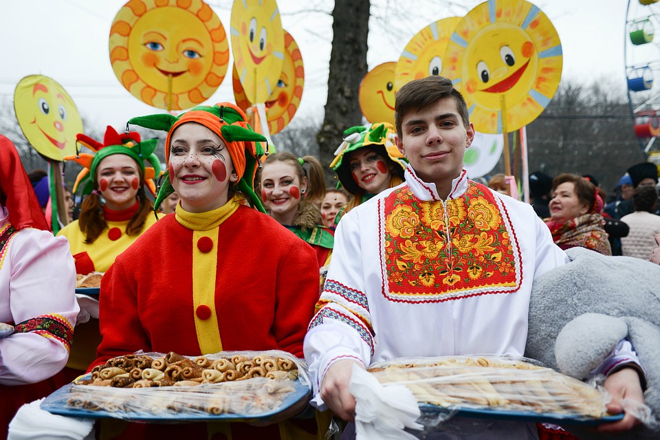 Еще один традиционный атрибут праздника - веселые гуляния. Фото: Дмитрий АХМАДУЛЛИН
