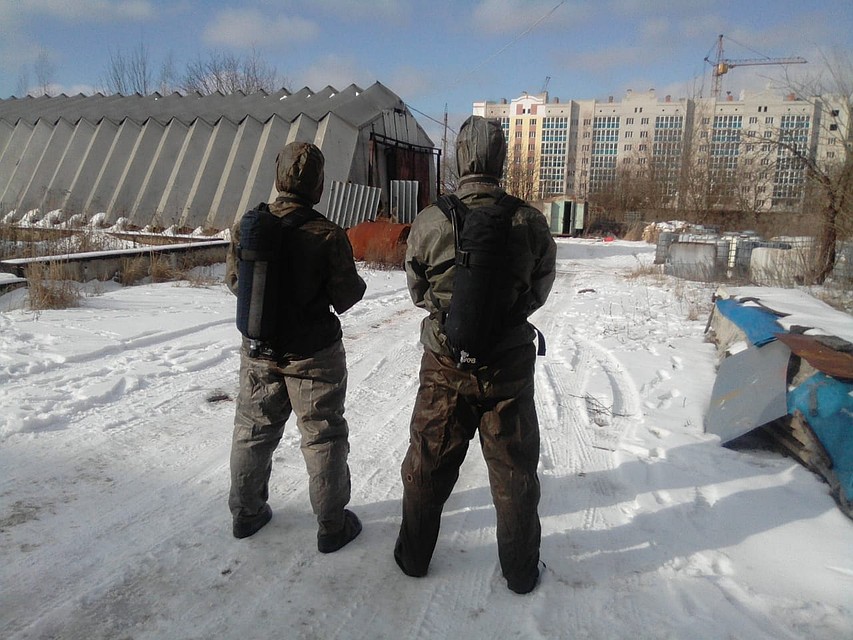 Кислота растеклась при погрузке Фото: ГУ МЧС РФ по Орловской области.