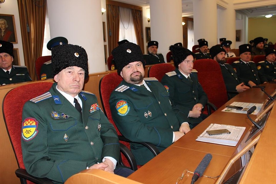 Участники заседания Совета атаманов Оренбургской области на встрече с Н.А. Долудой выразили готовность работать на благо Оренбургского казачьего войска. Фото: Ярослав Хоруженко.