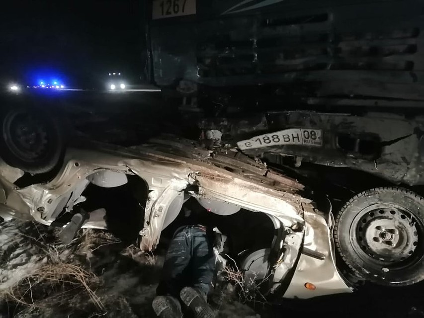 На бензовозе номера Республики Калмыкия. Фото: ГУ МВД по Волгоградской области