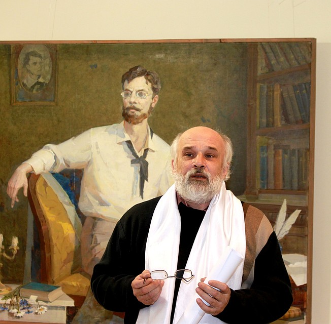 Журналист, поэт, писатель, альпинист...Сергея Васильевич распространял свой талант на многие сферы жизни, оставляя в каждой заметный след