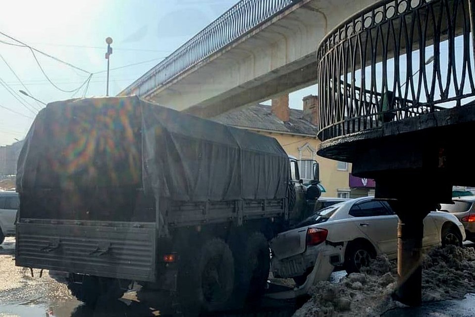 «Урал» не заметил машину при повороте. Фото: AK_VDK, dps_vl