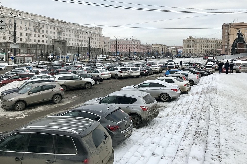 А так подступы к площади Революции выглядят всегда. Фото: "Челябинский урбанист" vk.com