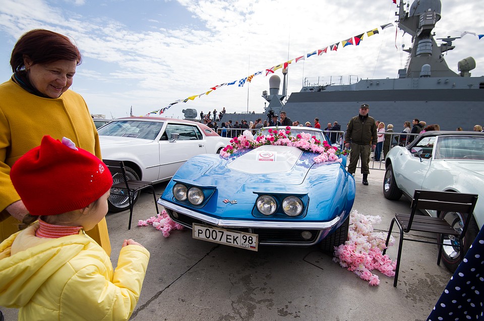 Как не сфотографировать такой автомобиль?! Фото: Михаил ПАТЛИС