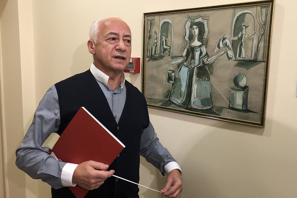 Новому залу Владимир Теодорович подарил свою коллекцию современного искусства — 26 произведений. Фото: Оксана ФОМИНА