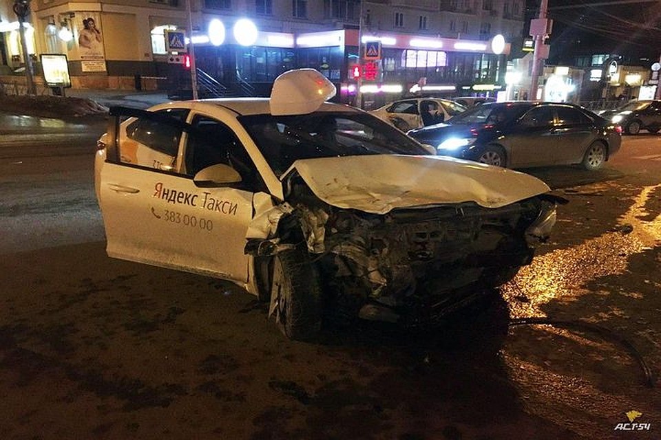 В одной из них серьезно пострадал пассажир. Фото: «АСТ-54»