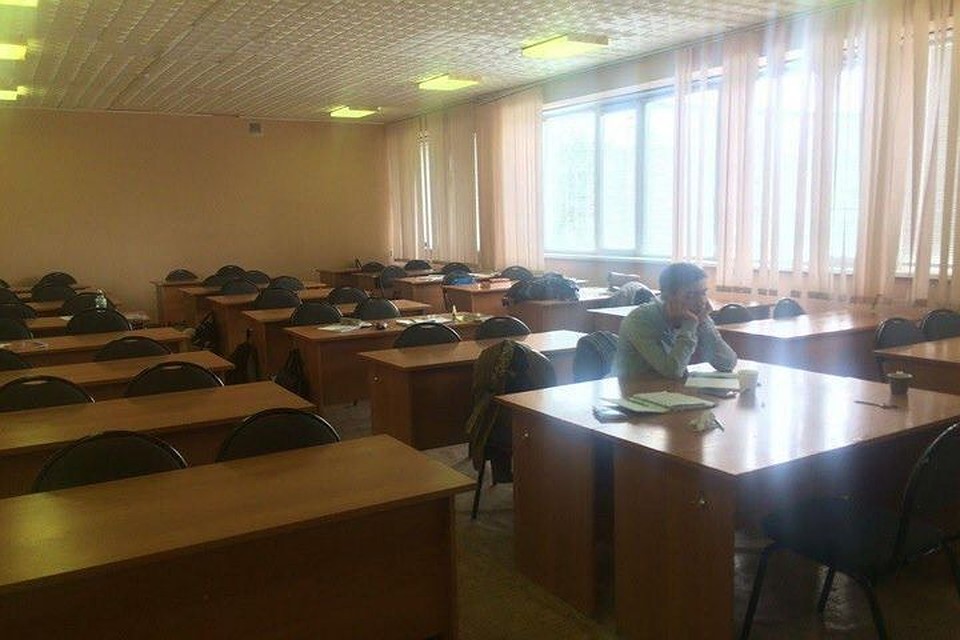 Студенты из Казахстана переживают, когда теперь смогут увидеть своих родных. Фото: «Сибкрай»