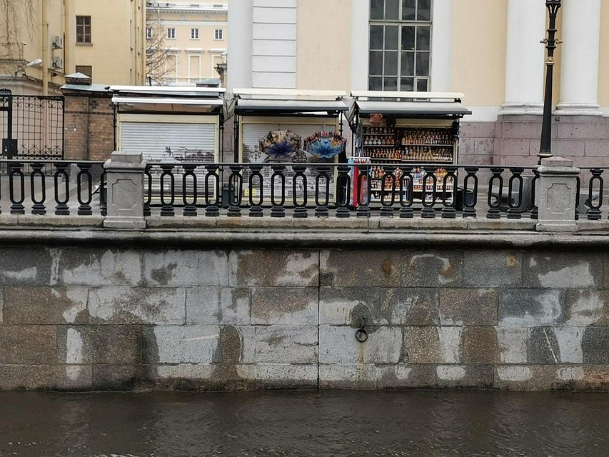 Канал Грибоедова, у Русского музея. Фото: Олег ЗОЛОТО