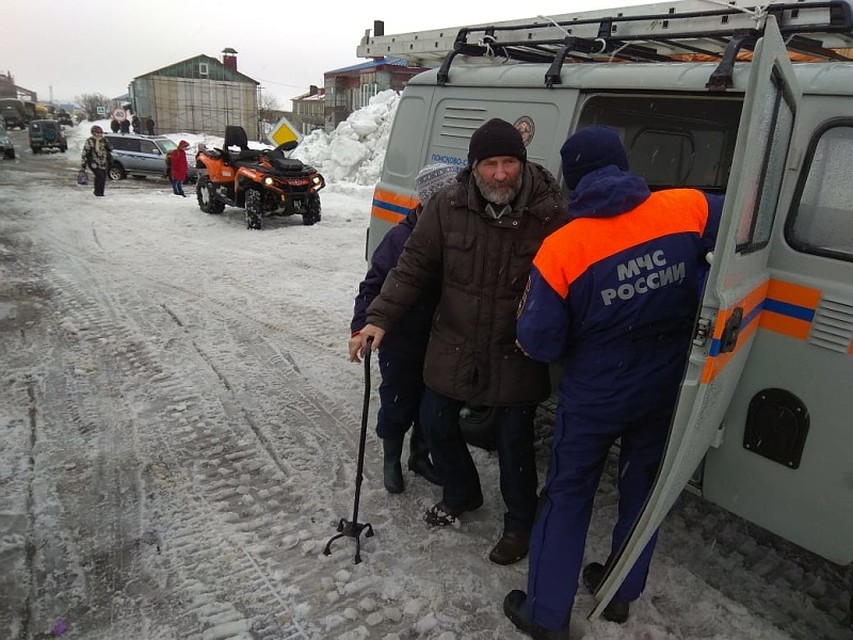 Спрятаться от стихийного бедствия можно было еще и в местной пожарной части. Фото: ГУ МЧС России по Сахалинской области