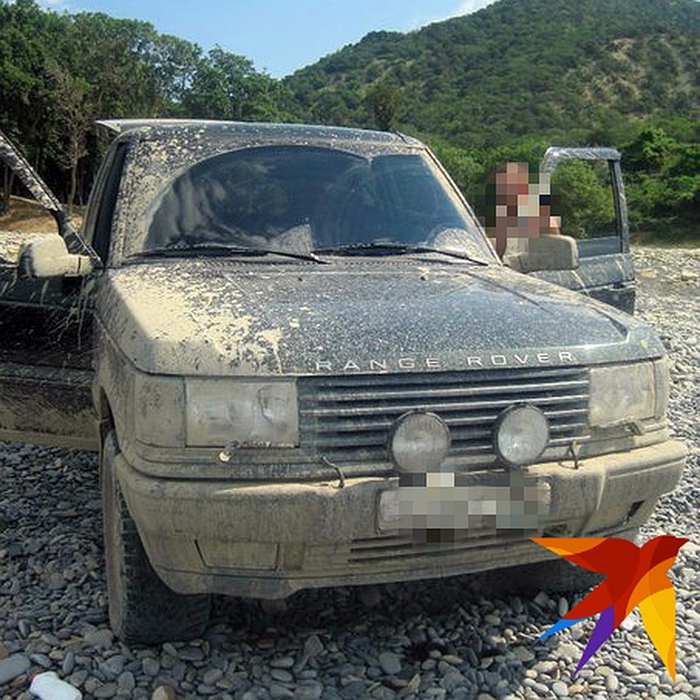 В суде водитель уверял, что девушка сама высунулась из люка Range Rover.