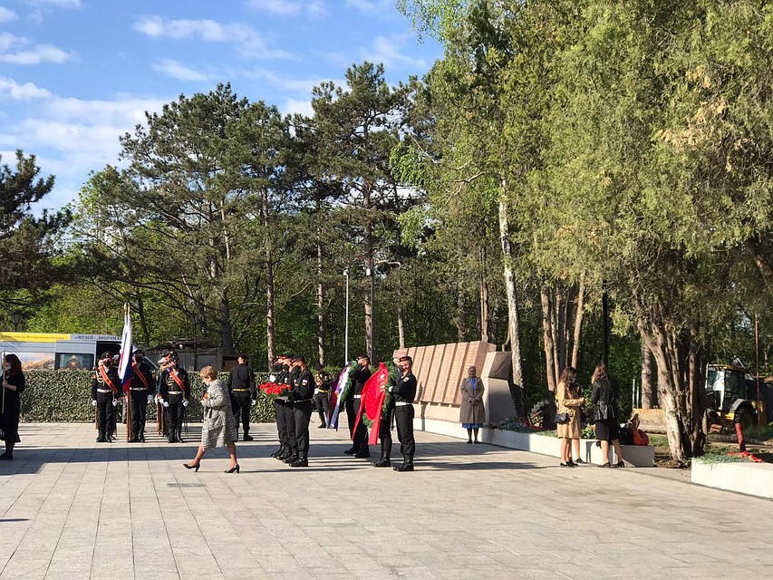 Несмотря на пандемию церемония проходит в торжественной обстановке
