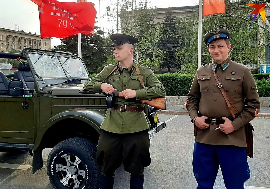 Депутат в форме генерал-майора с орденом на груди. Фото: Екатерина СИМОХИНА