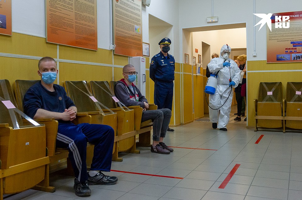 В помещении проводилась дезинфекция. Фото: Олег ЗОЛОТО